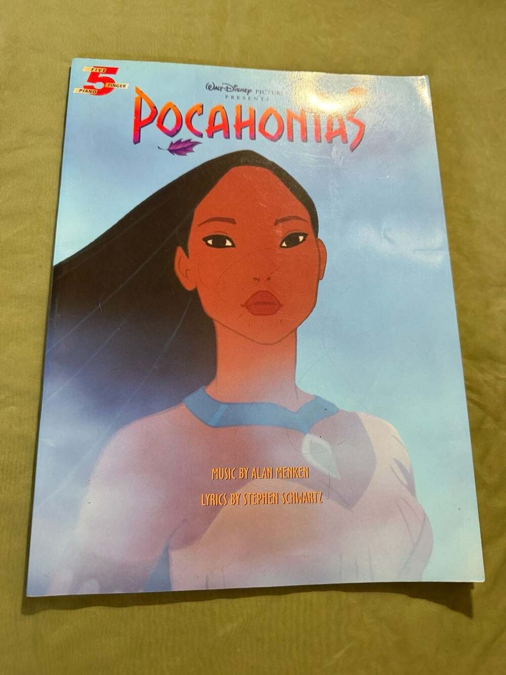 Walt Disney Pictures Pocahontas Five Finger Piano Songbook Hal Leonard